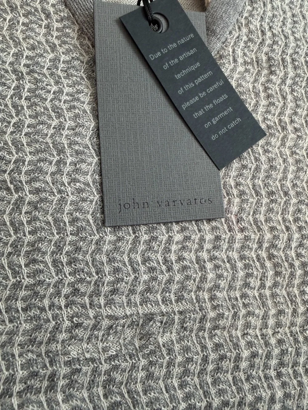 John Varvatos NWT Men's V-Neck Sweater Gray Silk Cotton Blend Lightweight Size L